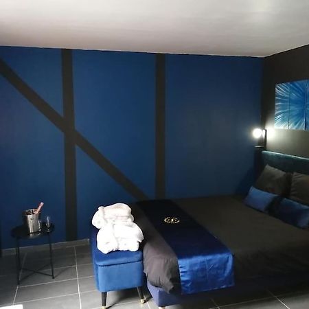 Appartement Avec Sauna Et Balneo Privatifs -Troyes Centre Exterior foto